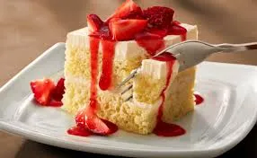 Strawberry Cream Cake (V)